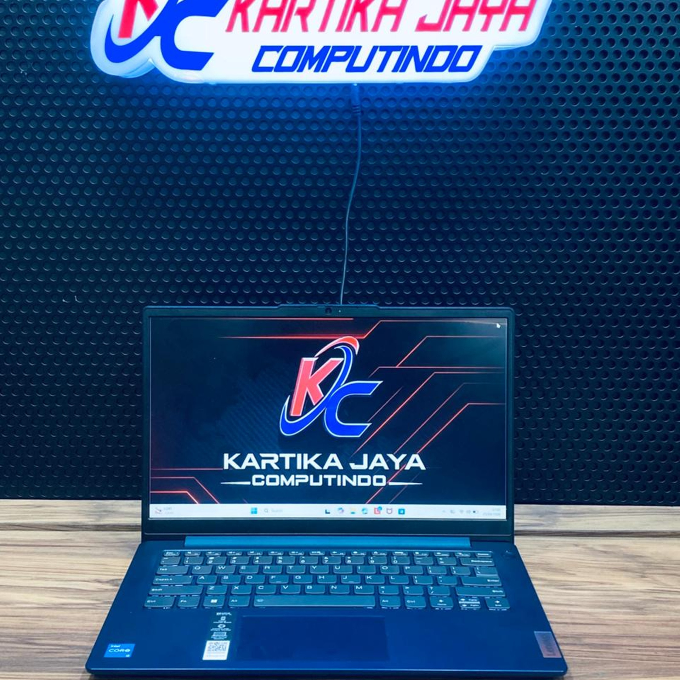 LENOVO IDEAPAD SLIM 3 CORE I3 RAM 8 SSD 2ND BERGARANSI 